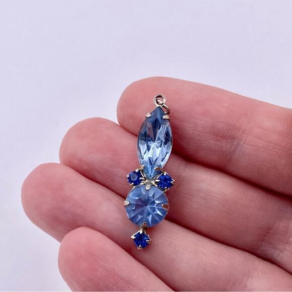 Mid Century Winter Theme Blue Rhinestone Pendant - Picture 1 of 9